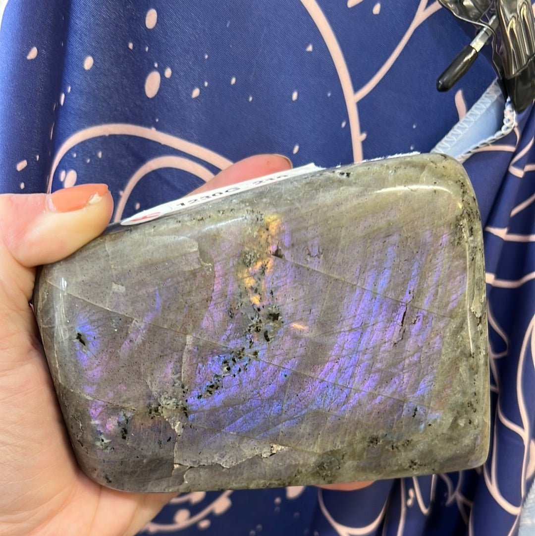 Labradorite Freeform A 1.2KG